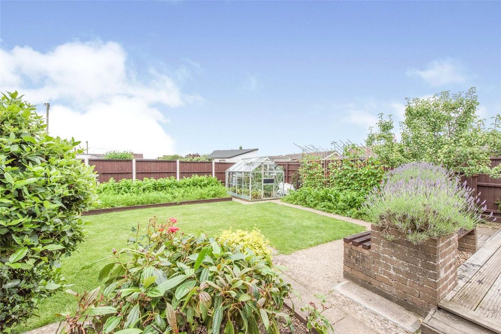 Property photo 3 of 15 Garden