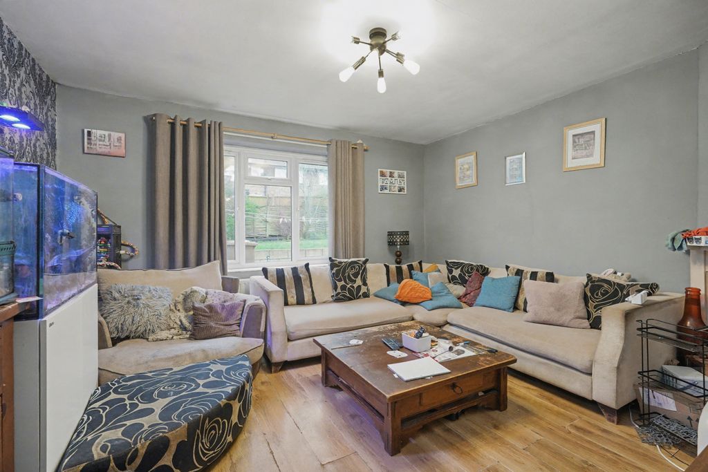 Property photo 3 of 17 7 Grant Avenue, Chaddesden, Derby, De21 6Rn