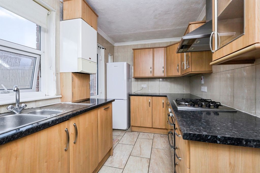 Property photo 3 of 15