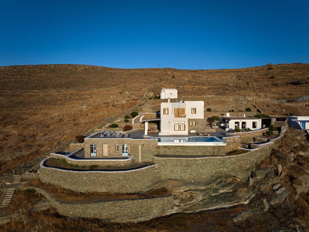 Property photo 2 of 37