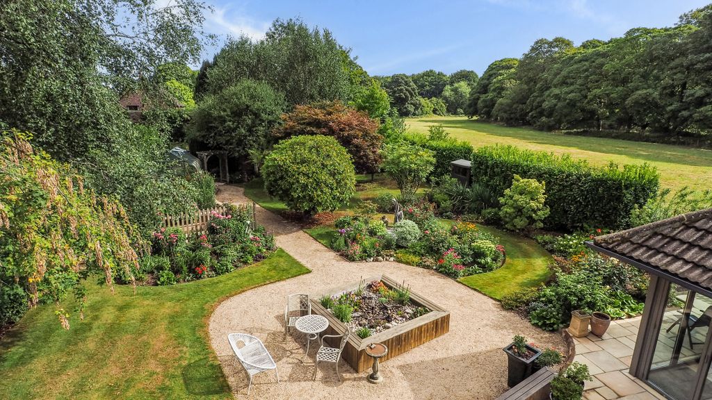 Property photo 2 of 30