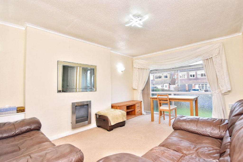 Property photo 1 of 16 Lounge