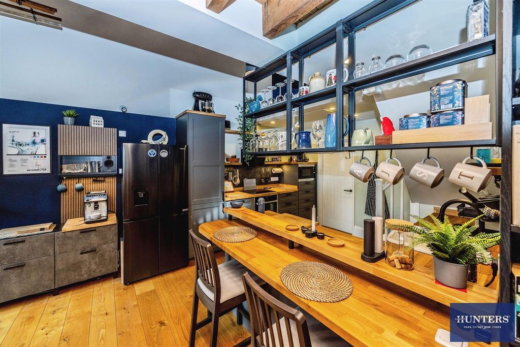 Property photo 3 of 44 2Aac8c4d-19Cbm-210726-27.Jpg