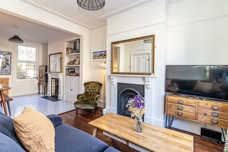 Property photo 3 of 38 .