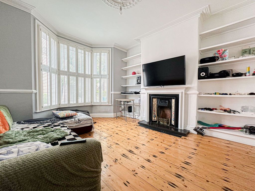 Property photo 3 of 16 Photo 16