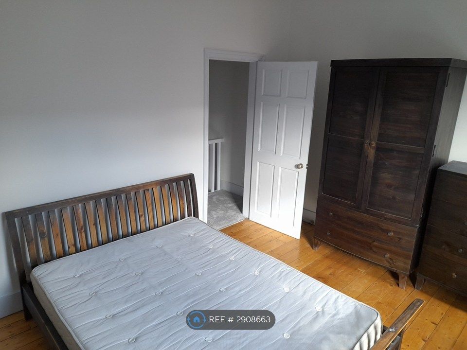 Property photo 3 of 17 Master Bedroom4 (Furnished)
