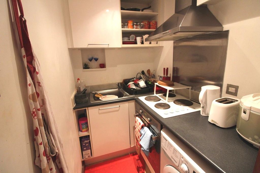 Property photo 3 of 4 Kit.Jpg