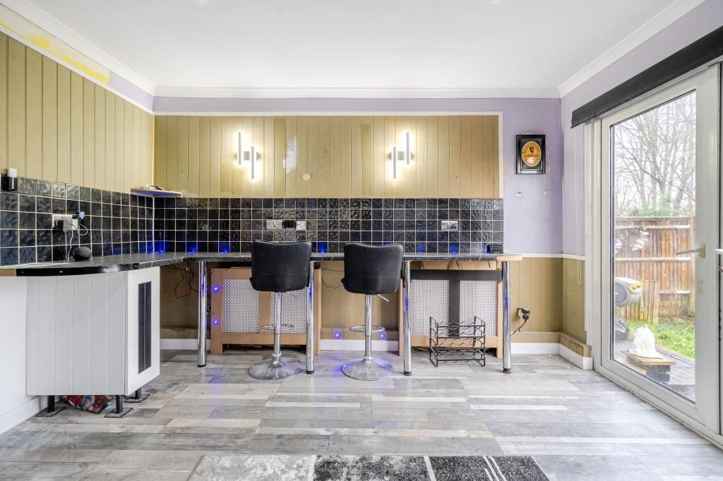 Property photo 2 of 20 Kitchen