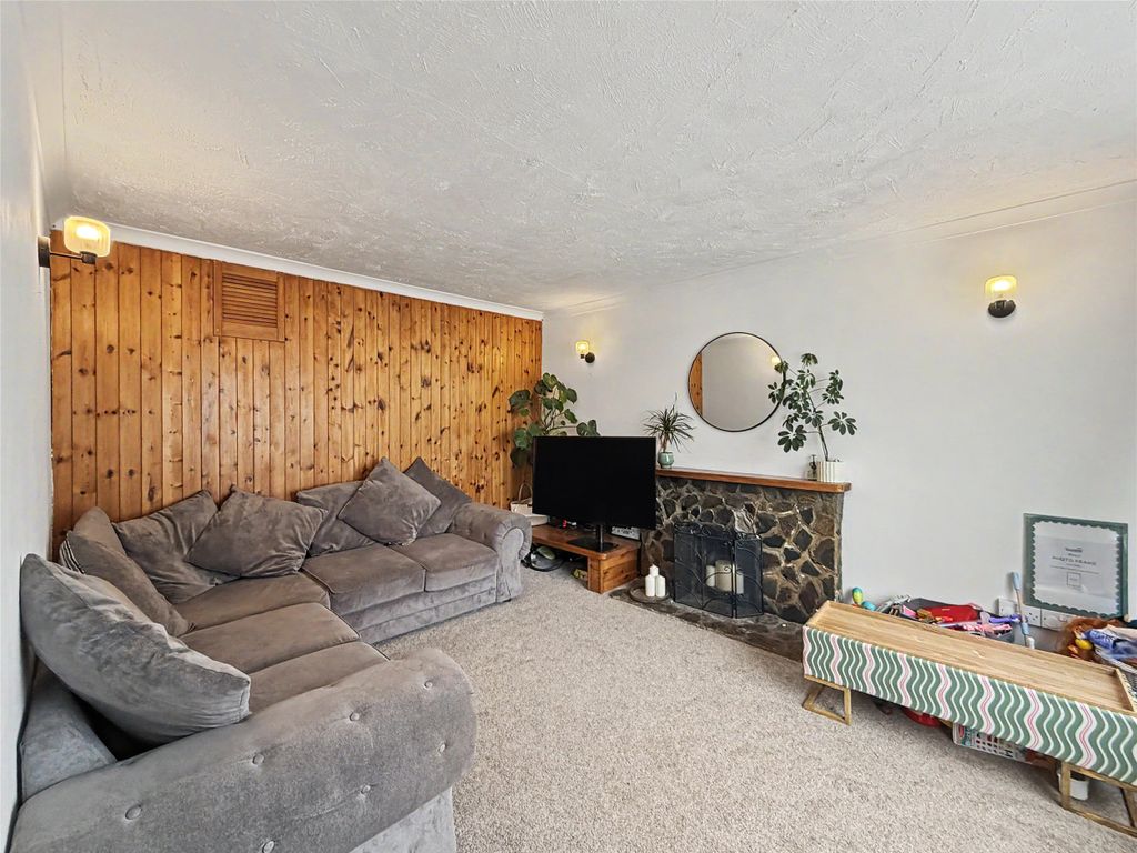 Property photo 1 of 17 Picture No. 12