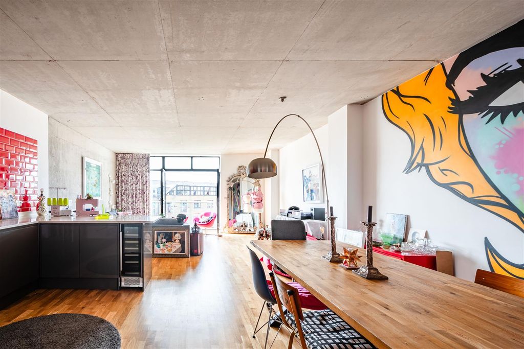 Property photo 3 of 11 3