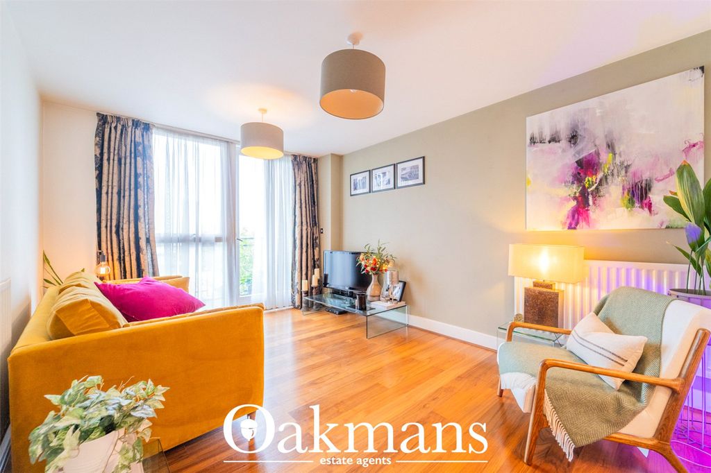 Property photo 2 of 19 Picture No. 13