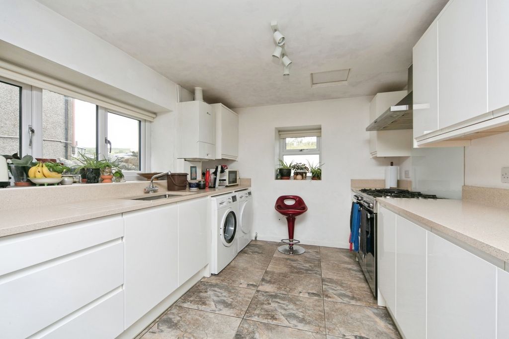 Property photo 2 of 18 Pbox-Img.Jpg