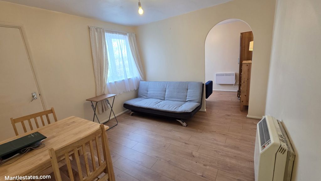 Property photo 2 of 10 Lounge Area