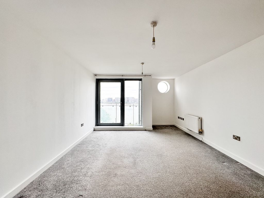 Property photo 2 of 12 4228282