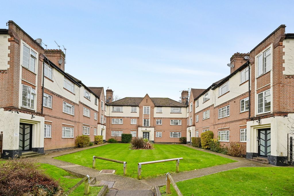 Property photo 1 of 11 6