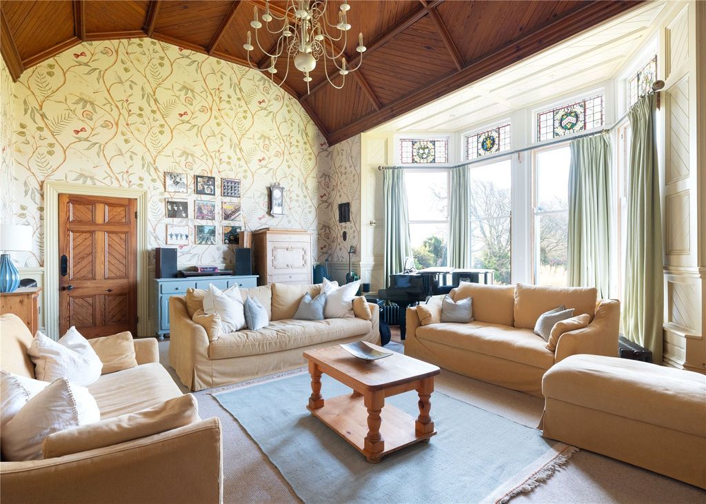 Property photo 2 of 33 Sitting Room