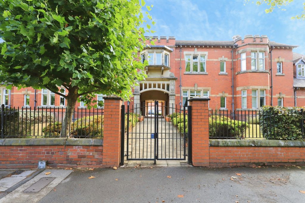 Property photo 2 of 17