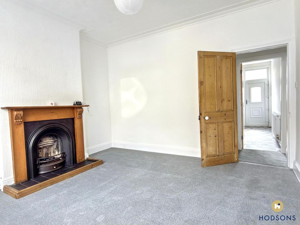 Property photo 3 of 10 Living Room