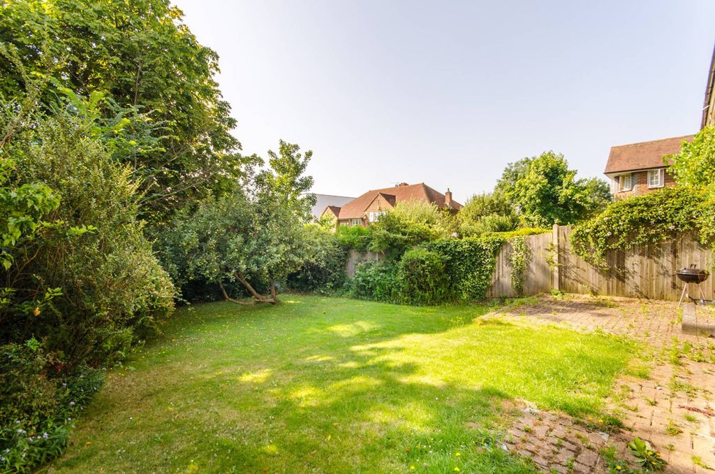 Property photo 3 of 9