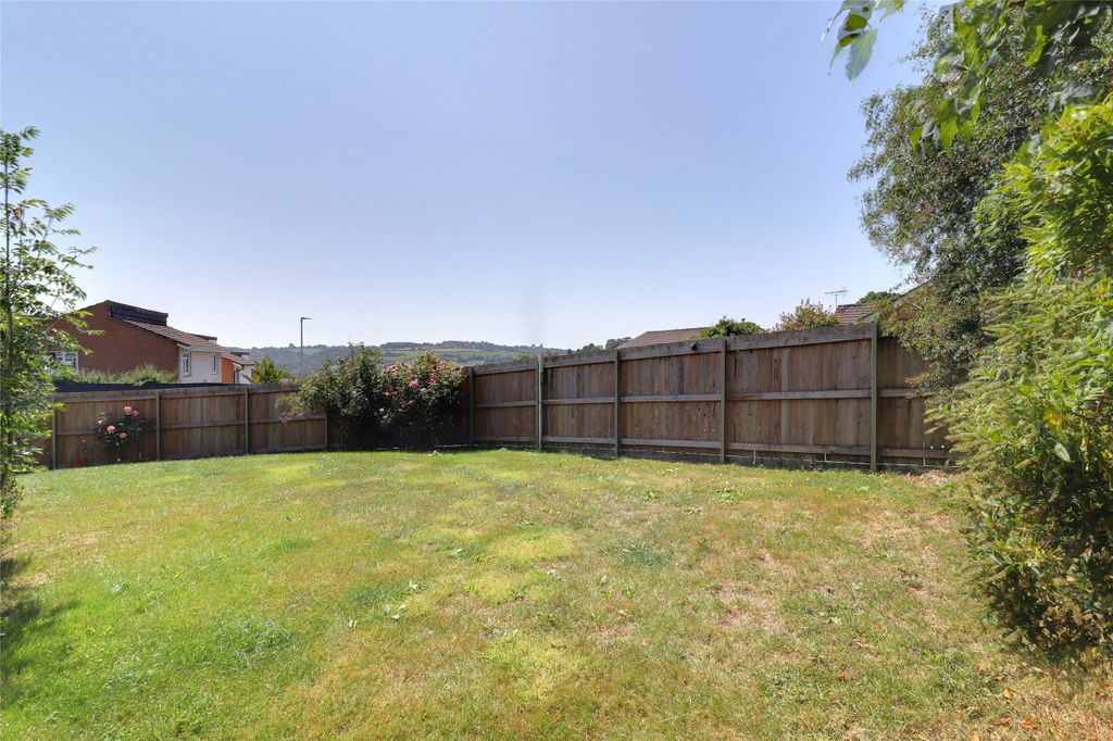 Property photo 2 of 17 2 - Picture No. 33