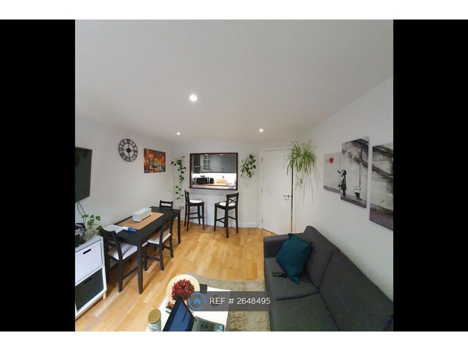 Property photo 1 of 9 Living Room