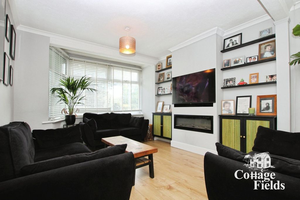 Property photo 3 of 17