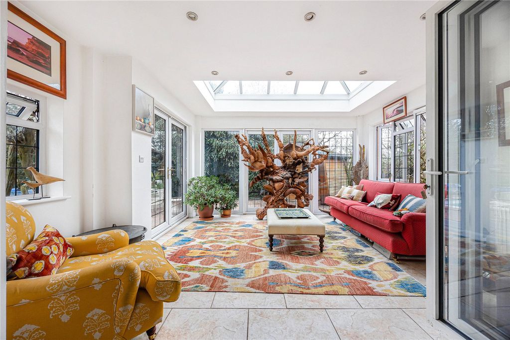 Property photo 2 of 22 Orangery