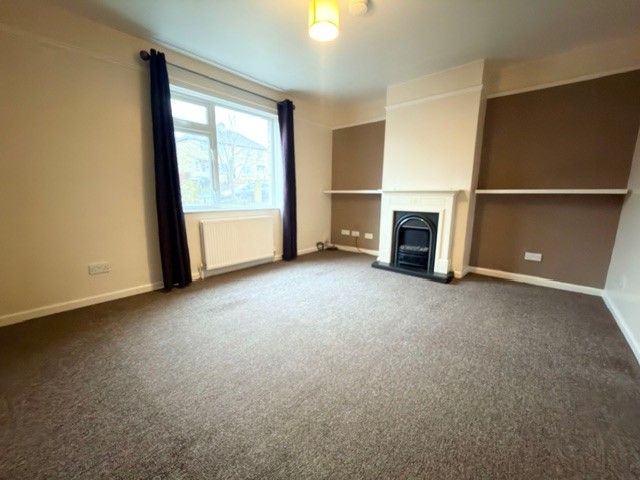 Property photo 2 of 10 Living Room