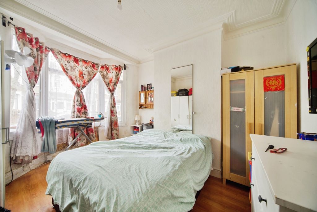 Property photo 3 of 12 Photo