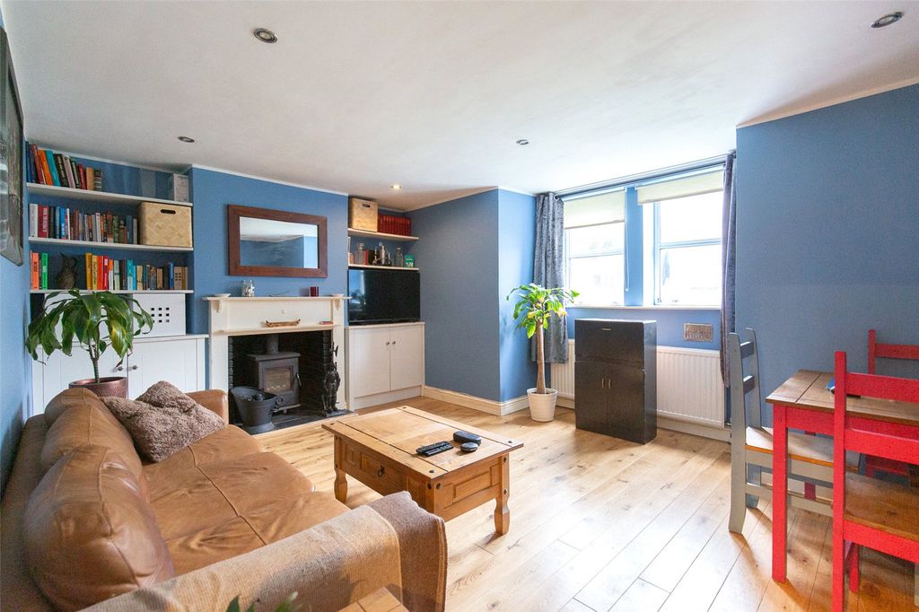 Property photo 1 of 9 Picture No. 11