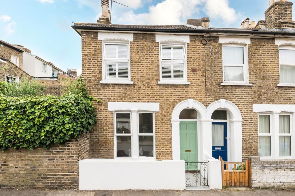 Property photo 1 of 8