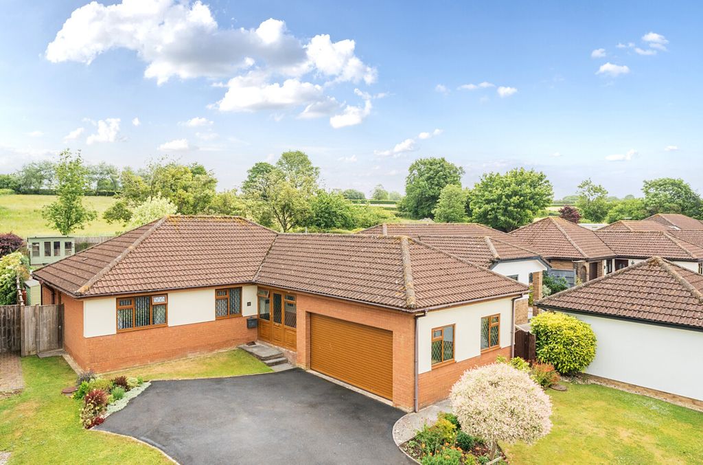 Property photo 1 of 23 1297252-1-6836Dbe...