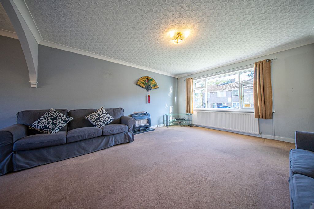 Property photo 3 of 17