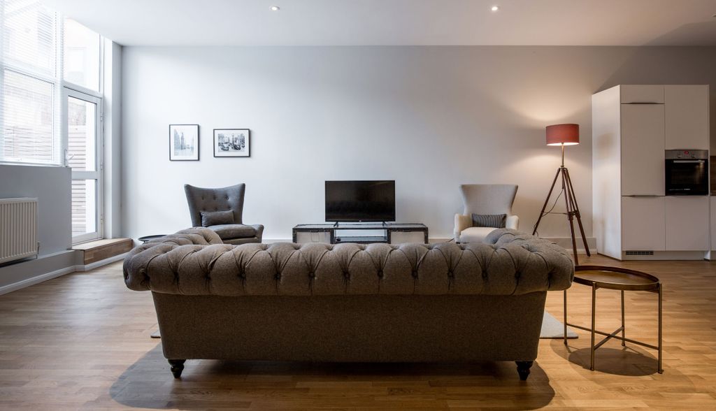 Property photo 3 of 14 Living_Room