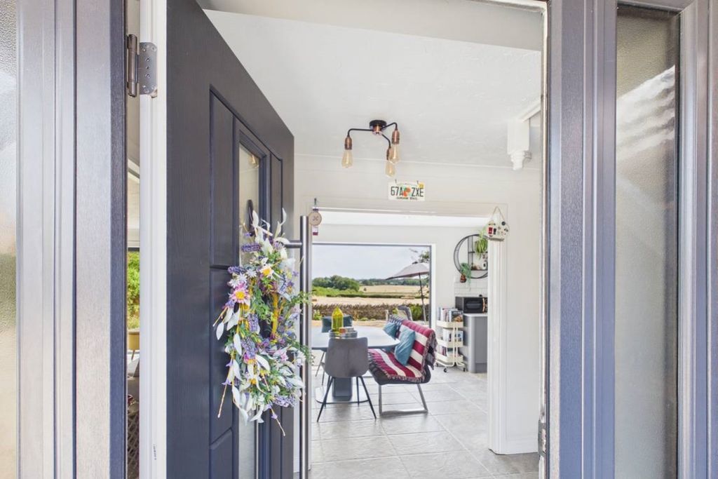 Property photo 3 of 32 First Impressions That Wow
