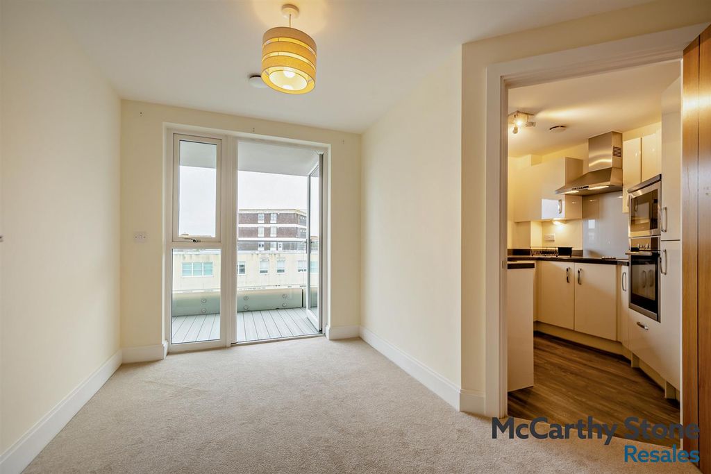 Property photo 3 of 43 8687105-Interior18-800.Jpg