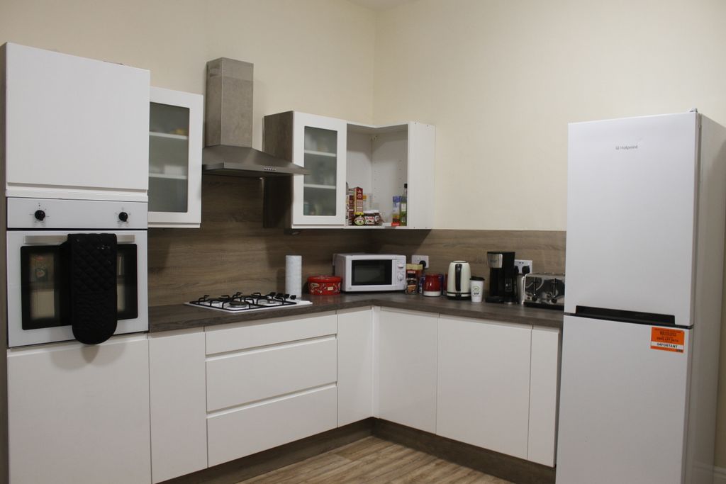 Property photo 2 of 9 Kitchen