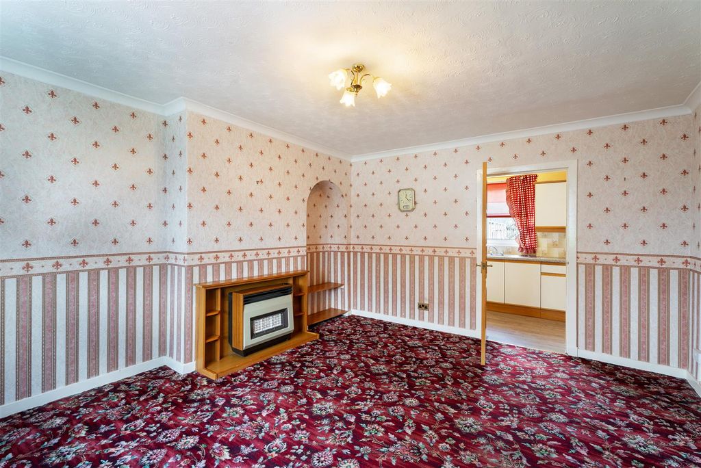 Property photo 3 of 14 22Eastave-09.Jpg