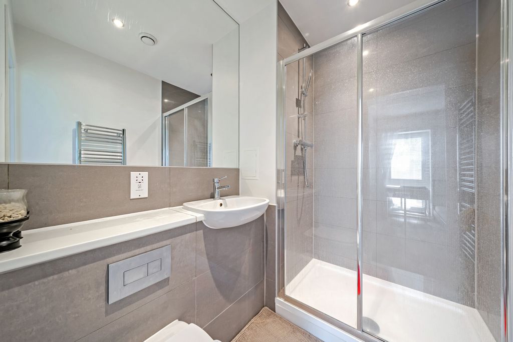 Property photo 2 of 16 1334819-4-6890Bb5...