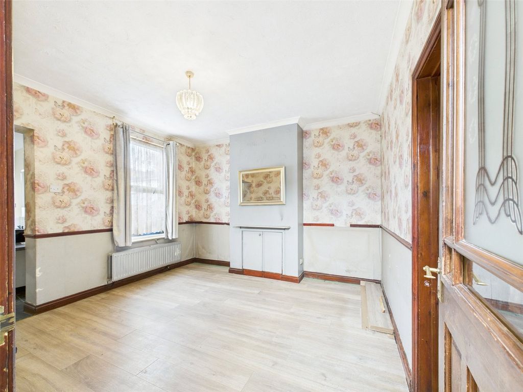 Property photo 2 of 14 Picture No. 32