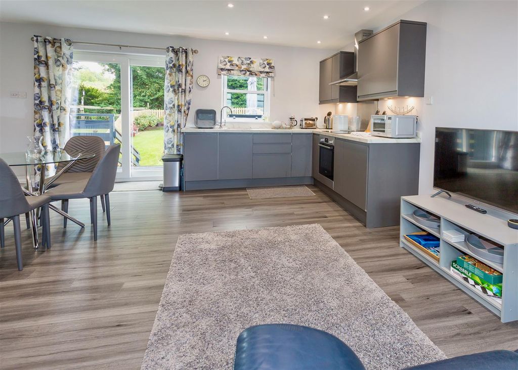 Property photo 2 of 27 Upper Open Plan Accommodation