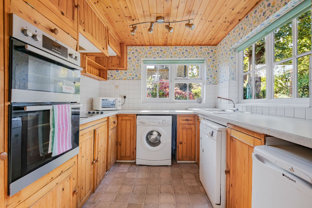 Property photo 3 of 28 Kitchen