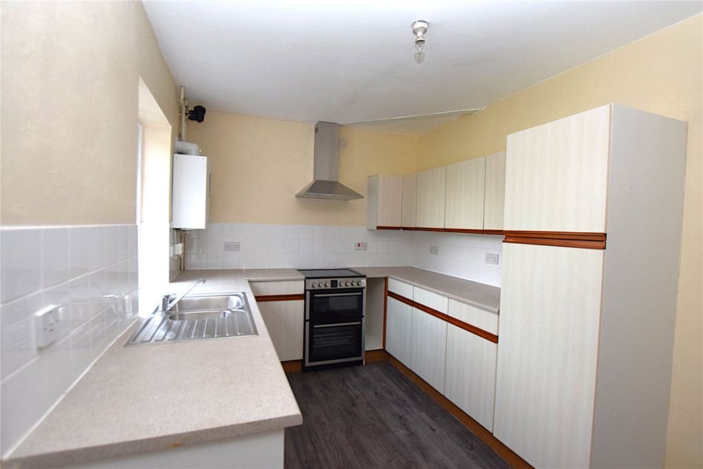 Property photo 2 of 14 Kitchen