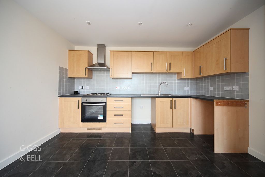 Property photo 2 of 12 5314533