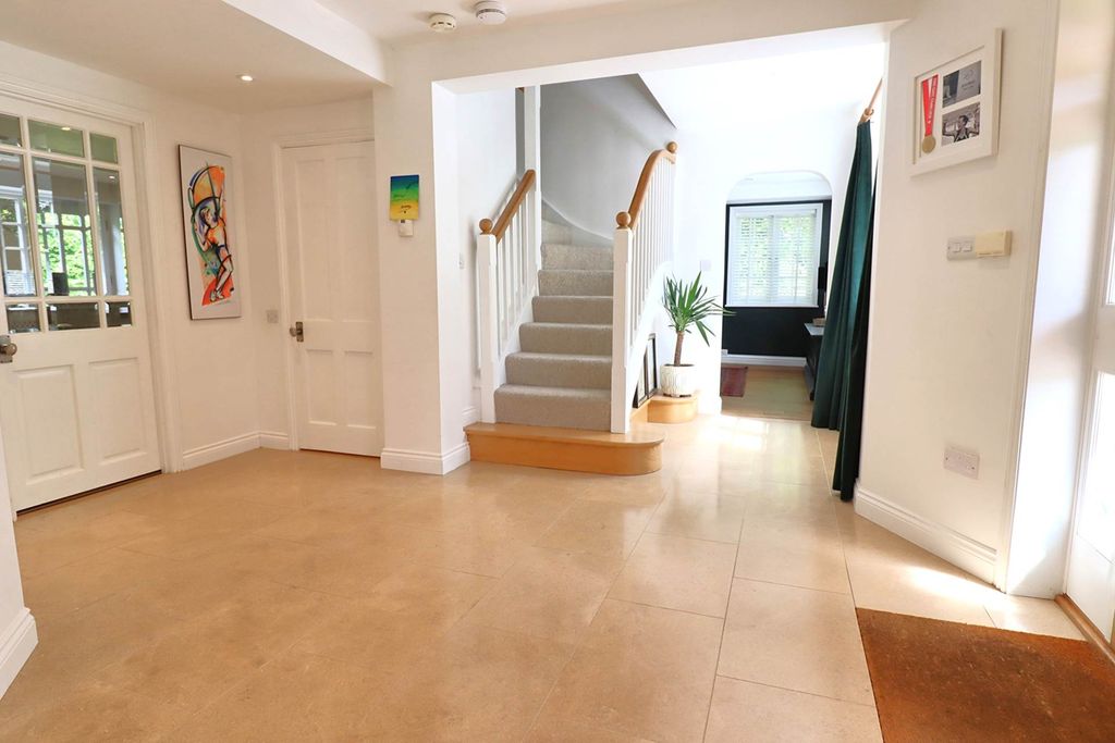 Property photo 3 of 17