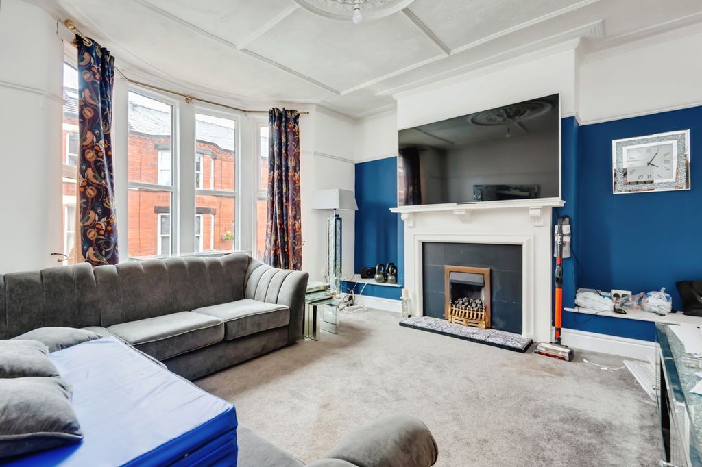 Property photo 3 of 21 Pbox-Img.Jpg