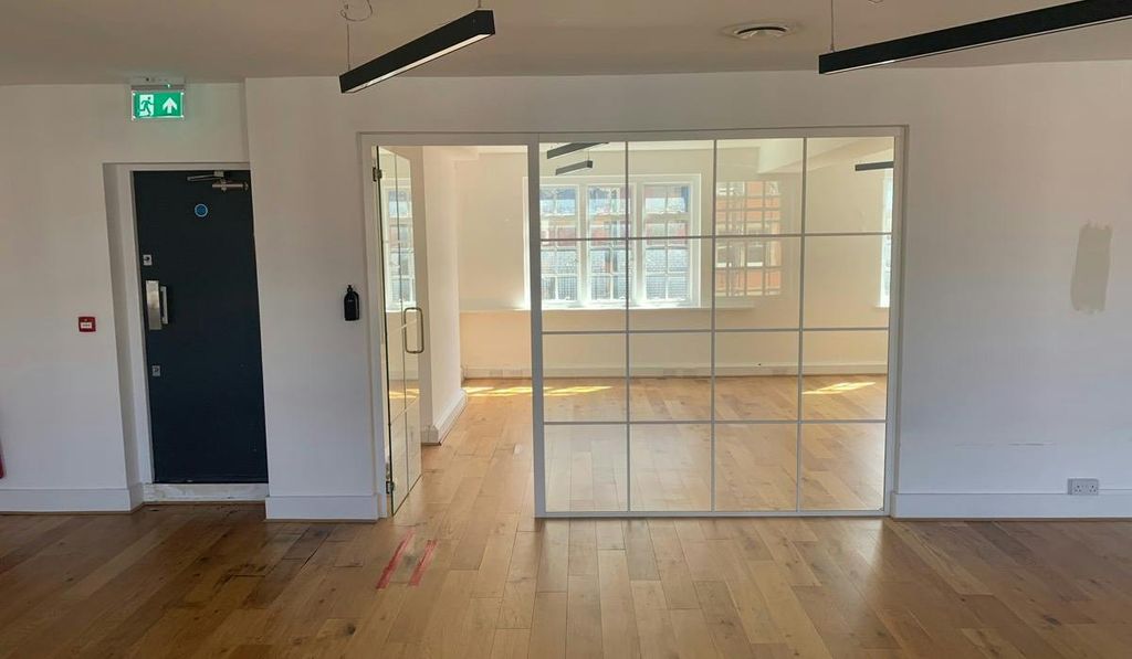 Property photo 2 of 3 465Brixtonroad3.Jpg