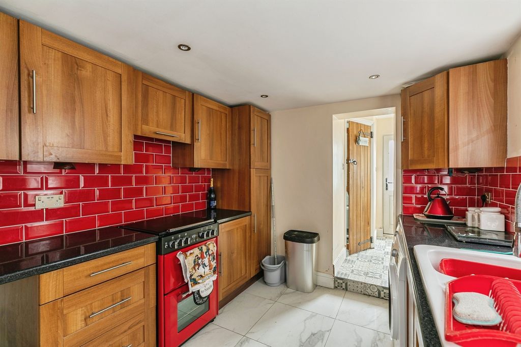 Property photo 2 of 18