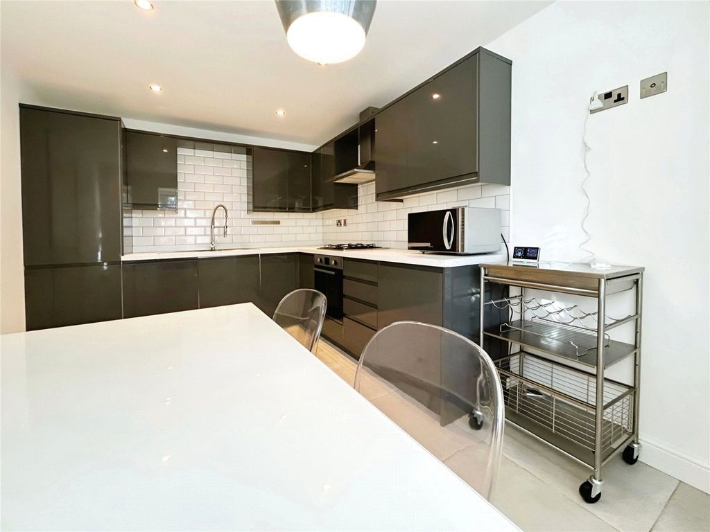 Property photo 2 of 12 Kitchen