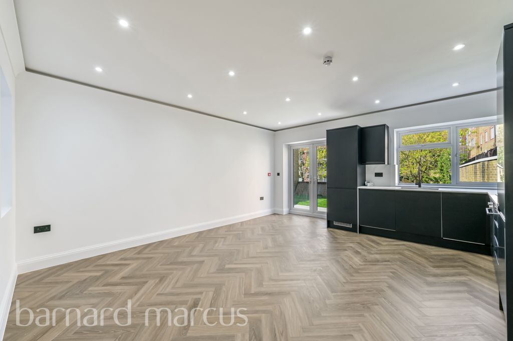 Property photo 1 of 8 Kitchen